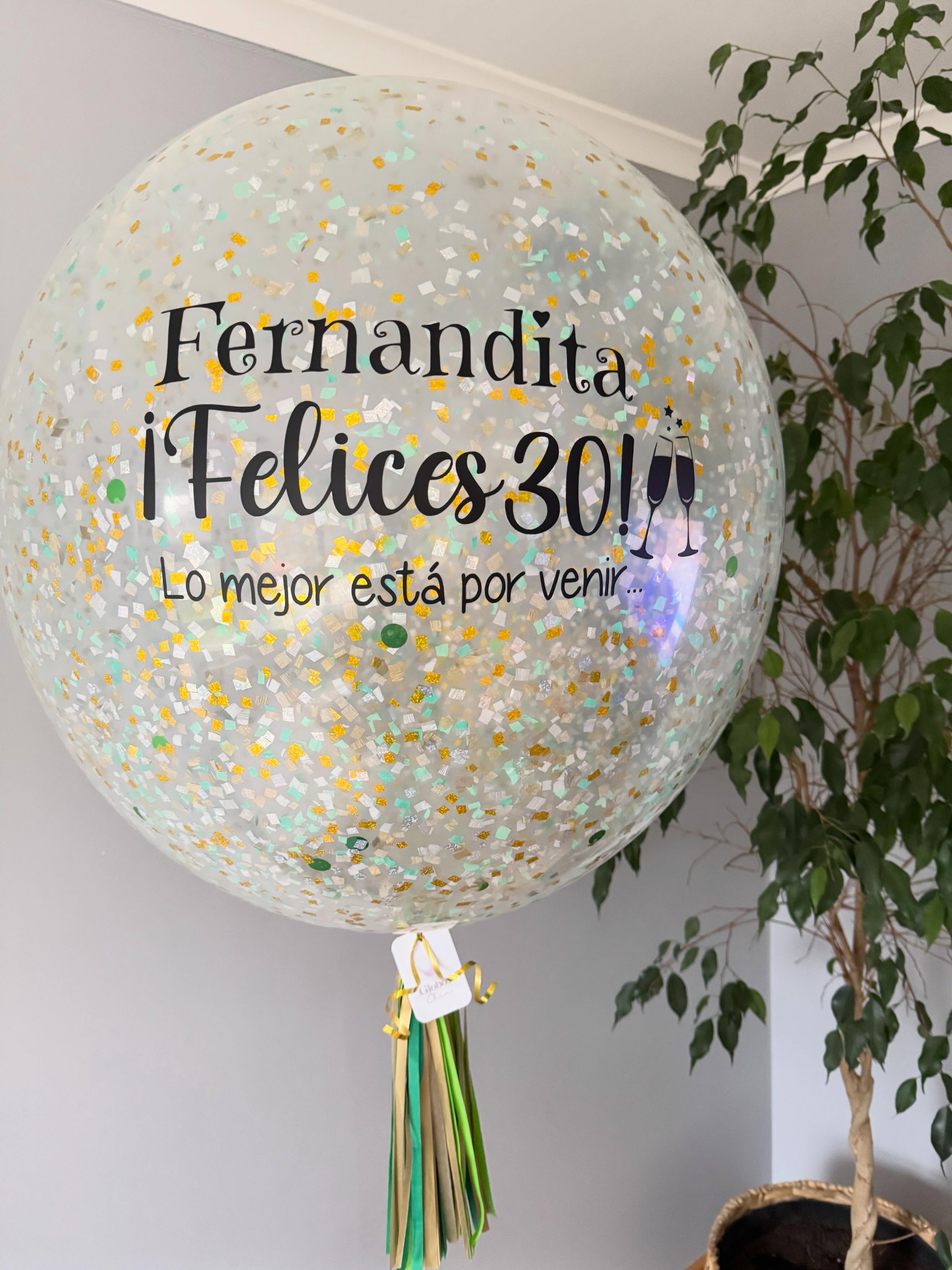 Felices 30 Fernandita!!!💚 Que nunca falten los detalles para sorprender a esa persona especial!! 🎈