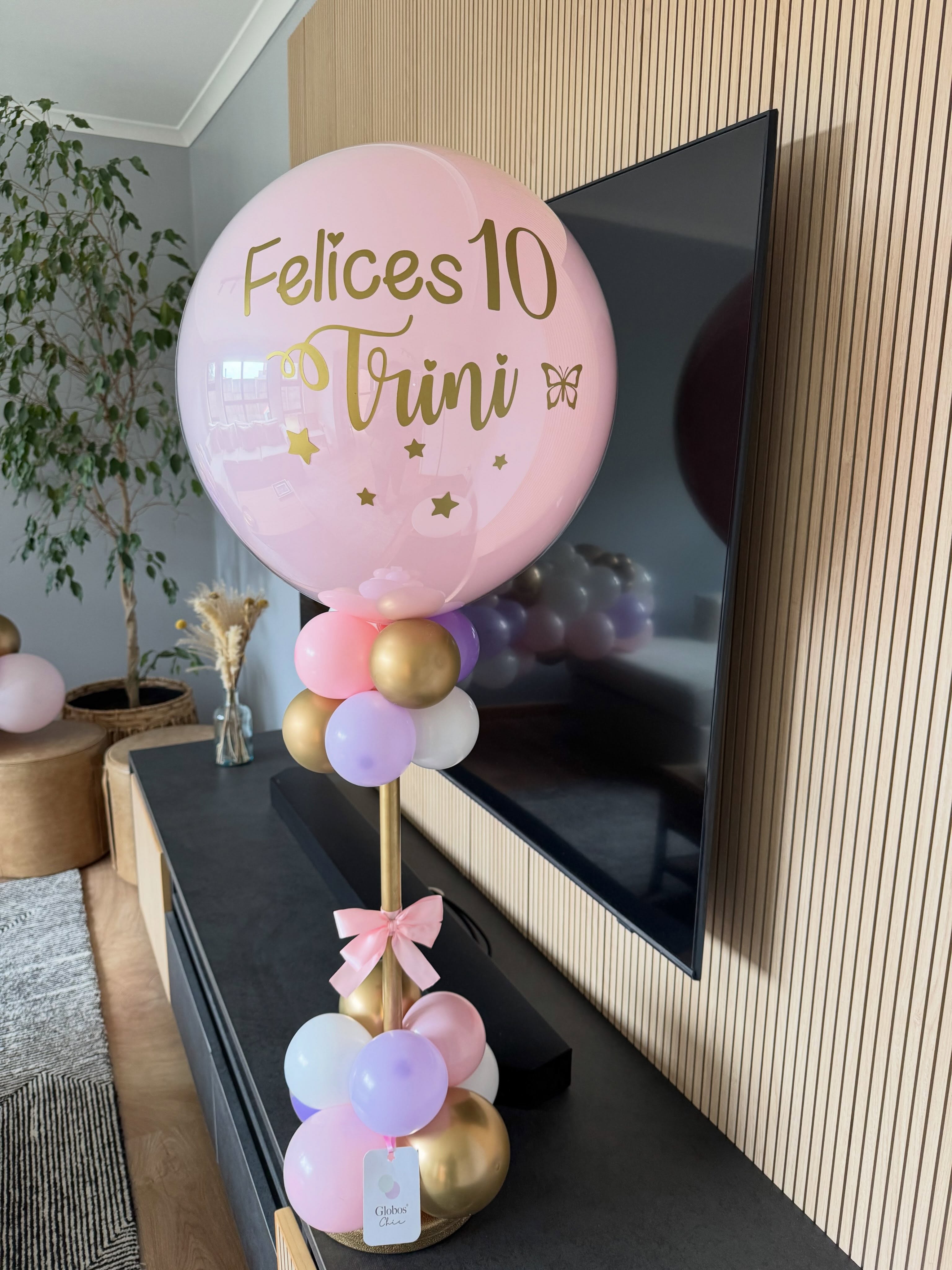 Este globo burbuja personalizado viajó para sorprender a Trini en sus 10 años. ✨ ¡Felices 10, Trini! 🎉💗